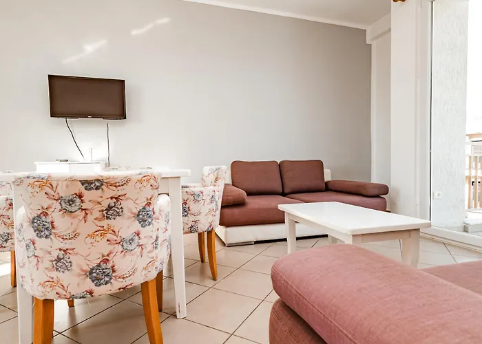 Queen Shengjin (Lezhe)